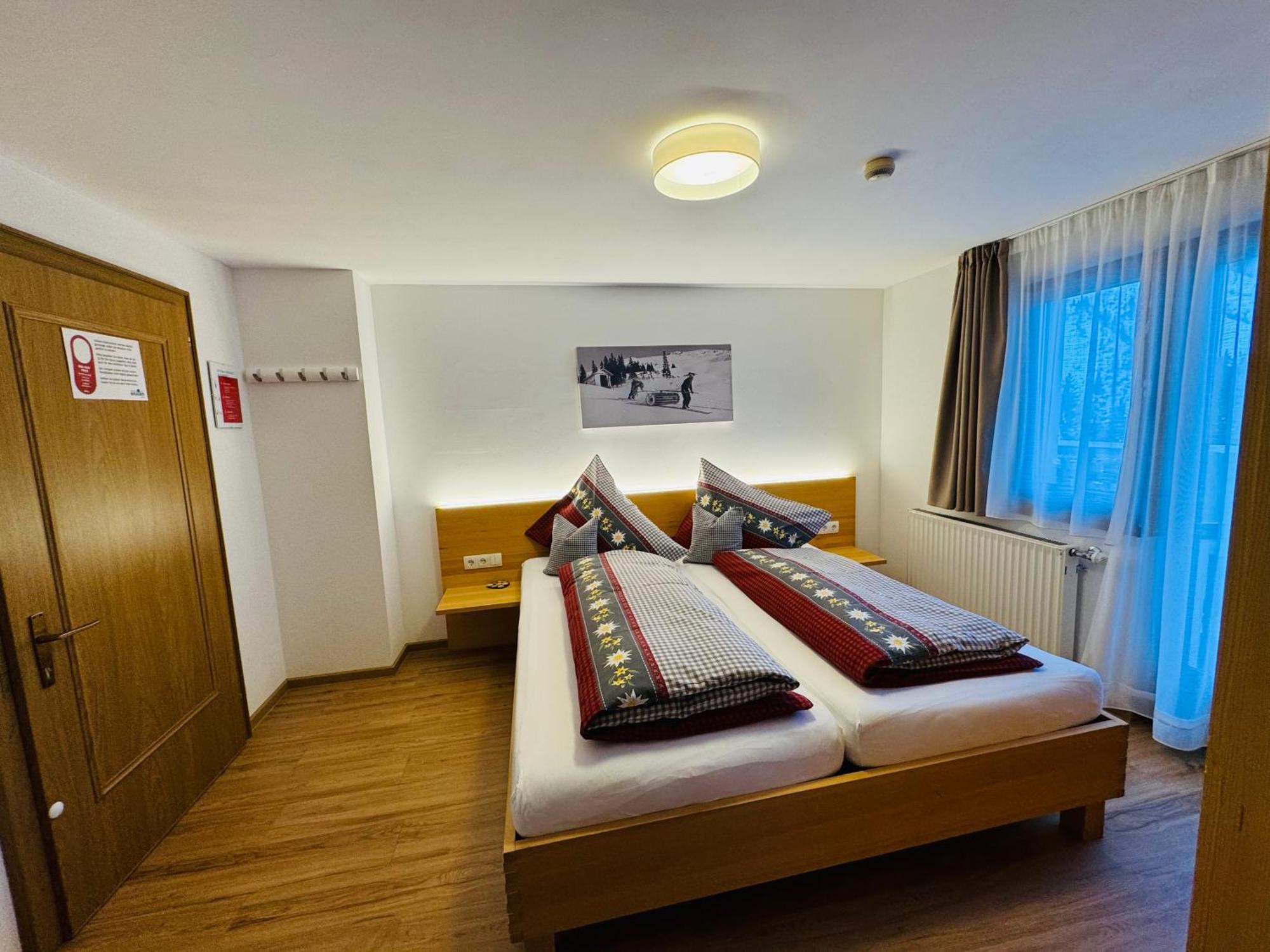 Hotel Garni Enzian Damuels Exterior photo